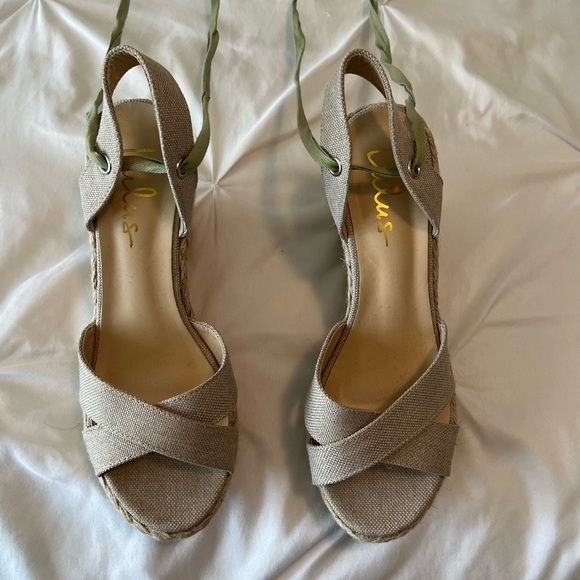 Lulus wedges - Picture 2 of 3